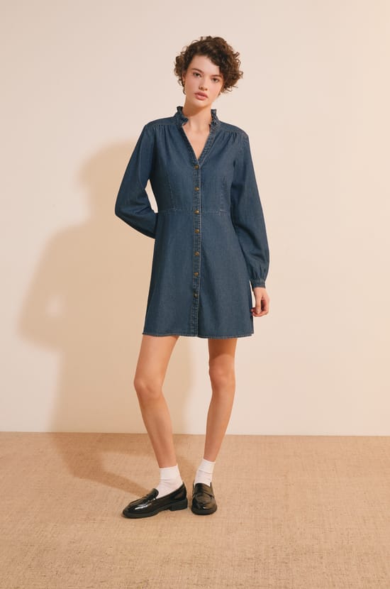 Robe courte &agrave; manches longues en jean;${refinementColor}