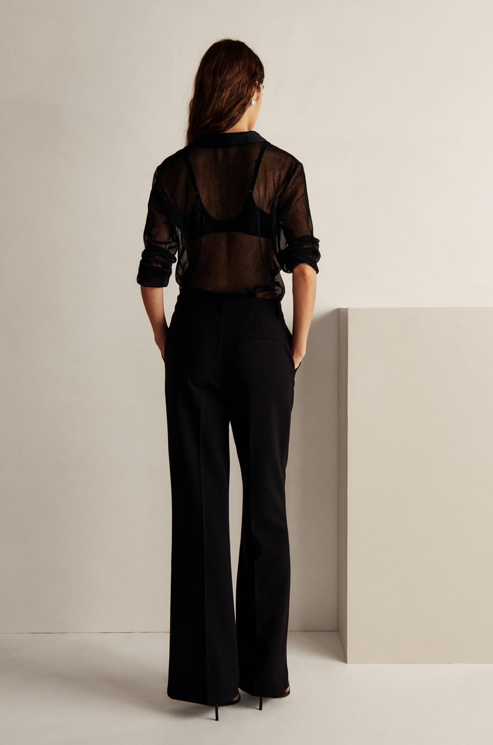 Pantalon flare;${refinementColor}