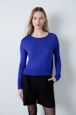 Round Neck Sweater;${refinementColor}