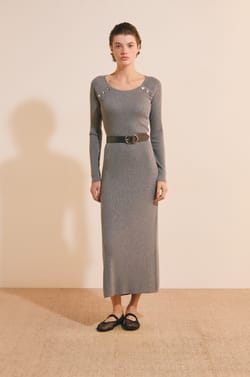 Robe longue c&ocirc;tel&eacute;e avec d&eacute;tails dor&eacute;s;${refinementColor}