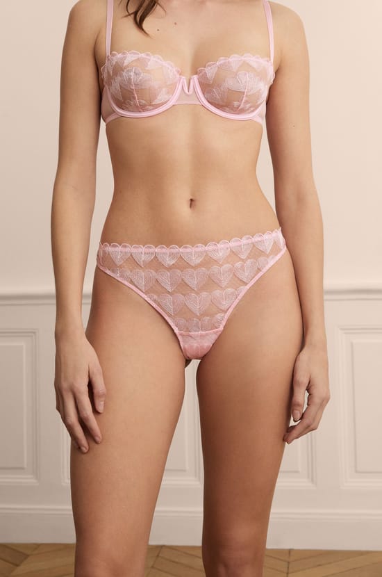 Tanga aus Spitze mit Herzmotiven;${refinementColor}