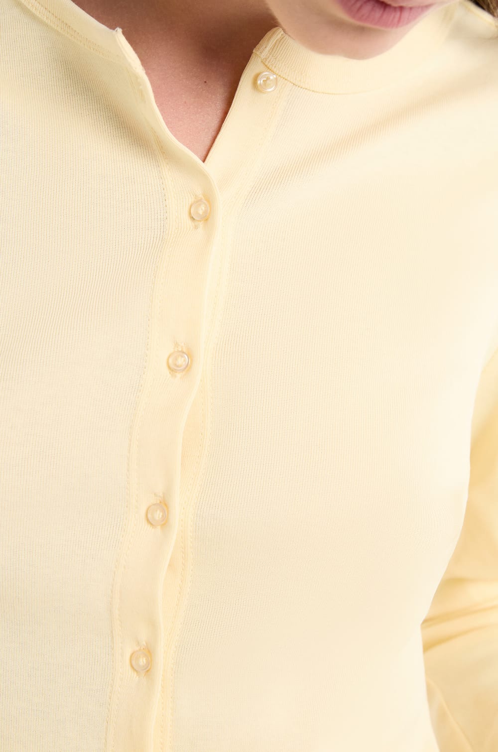 T-shirt boutonn&eacute; &agrave; manches longues en coton;${refinementColor}