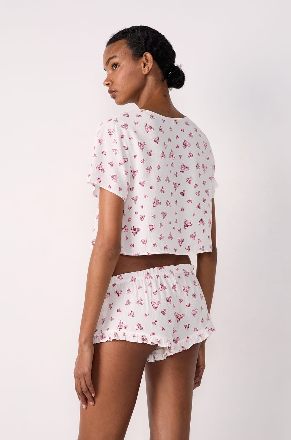 Camisa anudada con motivo de corazón manga corta;${refinementColor}