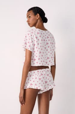 Camisa anudada con motivo de corazón manga corta;${refinementColor}