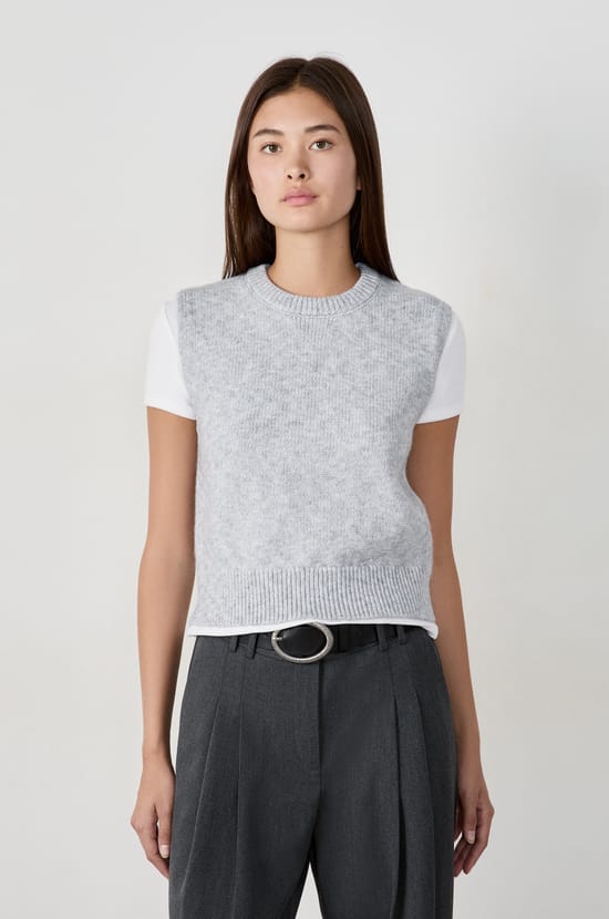 Sleeveless Round Neck Sweater;${refinementColor}