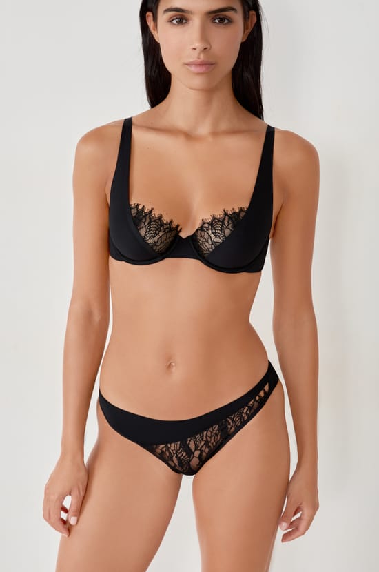 Culotte avec dentelle;${refinementColor}