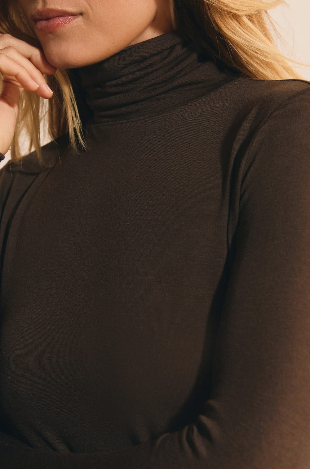 T-shirt thermique col roul&eacute; avec cachemire;${refinementColor}