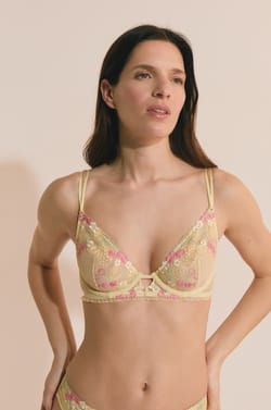 Soutien-gorge classique avec motifs fruits brod&eacute;s;${refinementColor}
