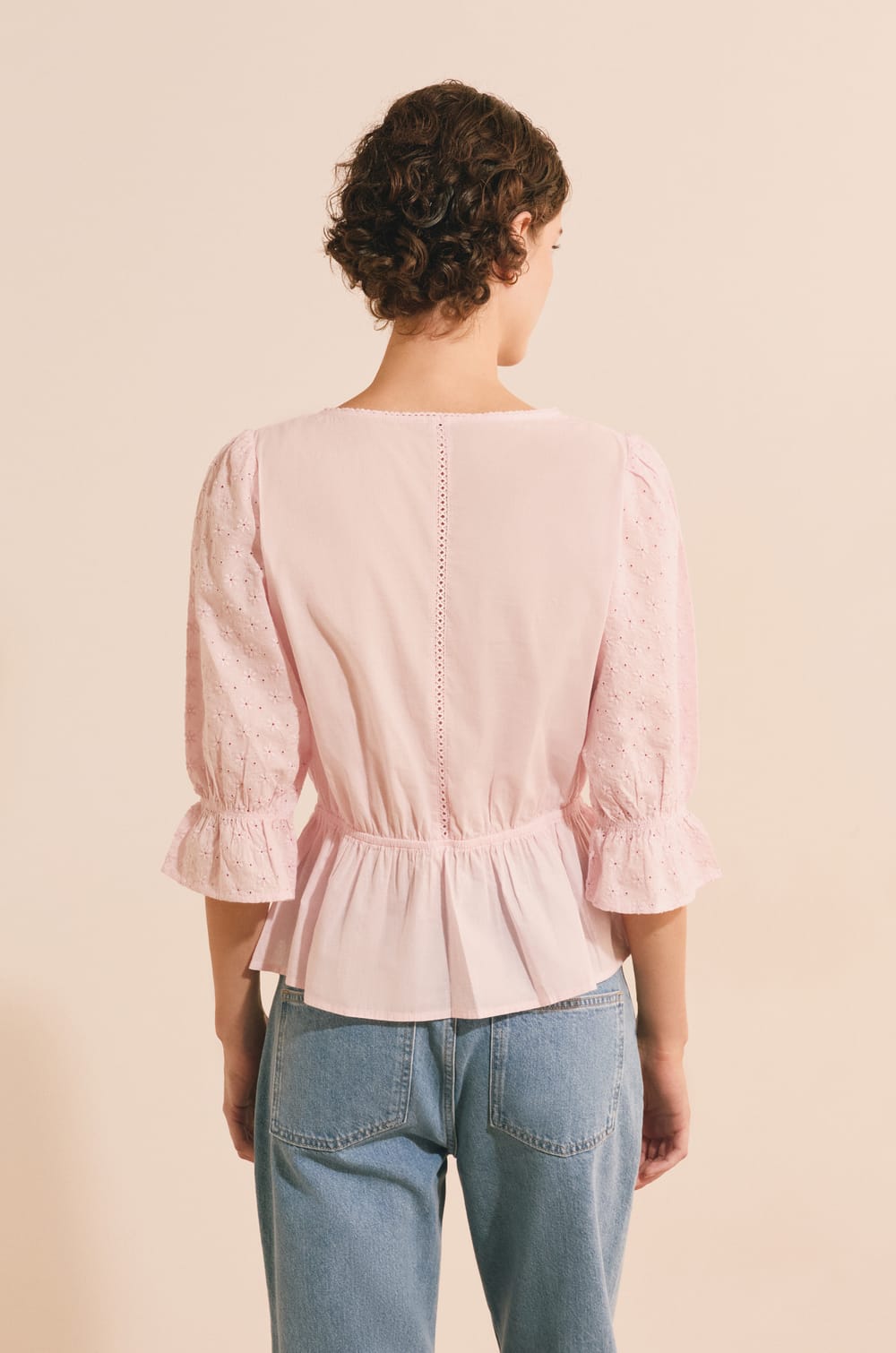 Blouse avec broderie en coton;${refinementColor}