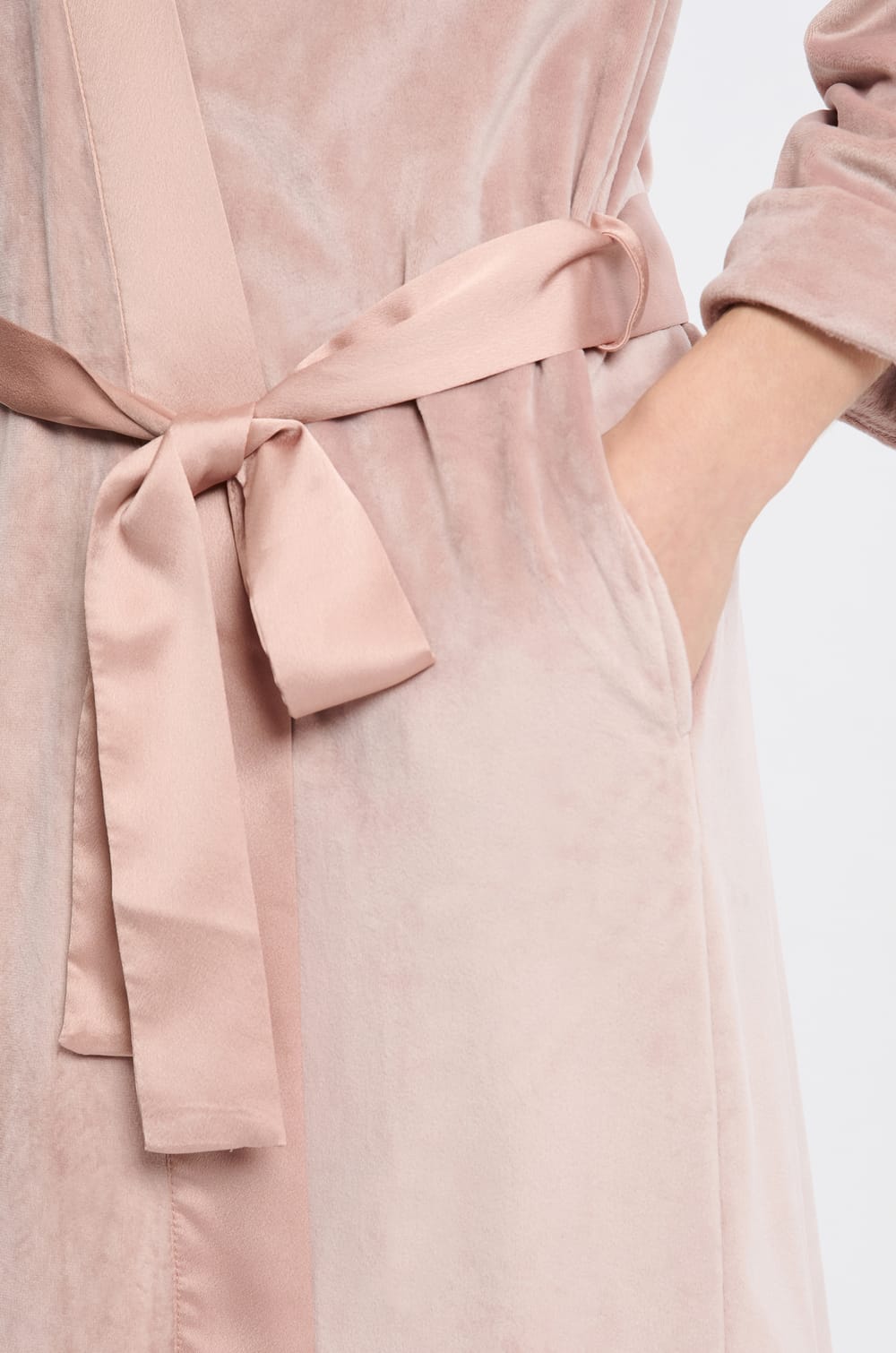 Velvet-Effect Robe;${refinementColor}