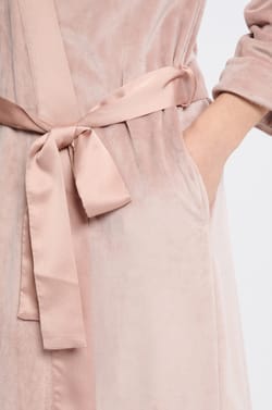 Velvet-Effect Robe;${refinementColor}