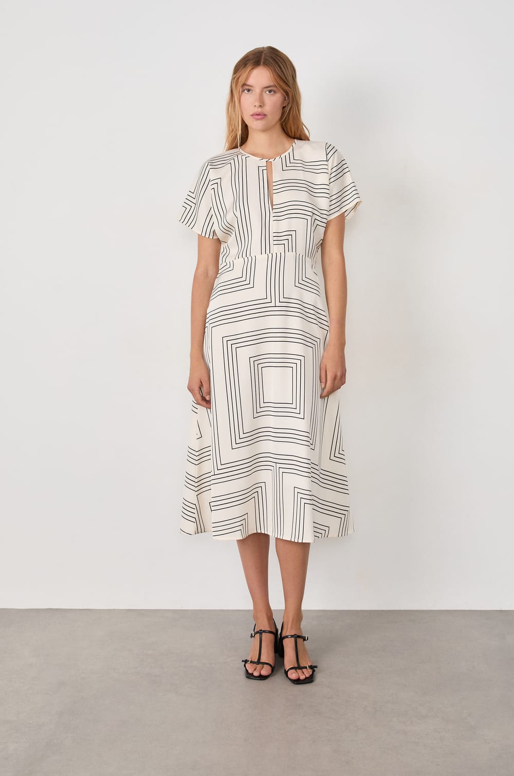 Robe manches courtes imprimée;${refinementColor}