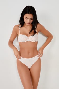Tanga avec broderie;${refinementColor}
