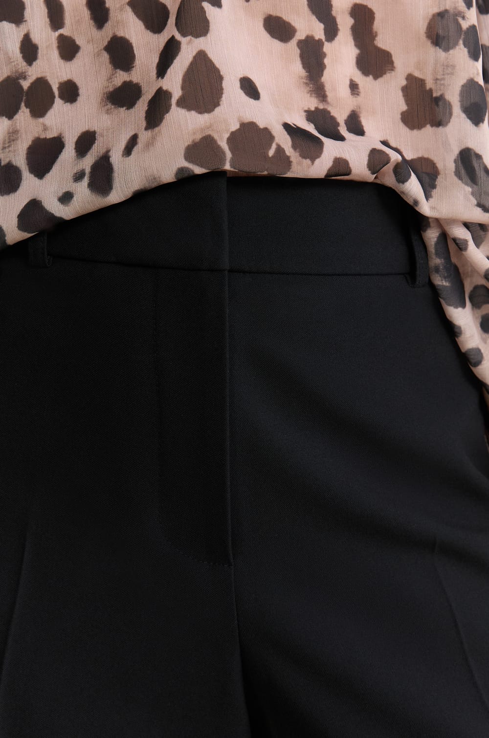 Bermuda Shorts;${refinementColor}