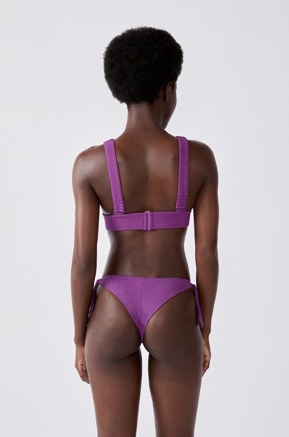 Triangle haut de maillot de bain brillant;${refinementColor}