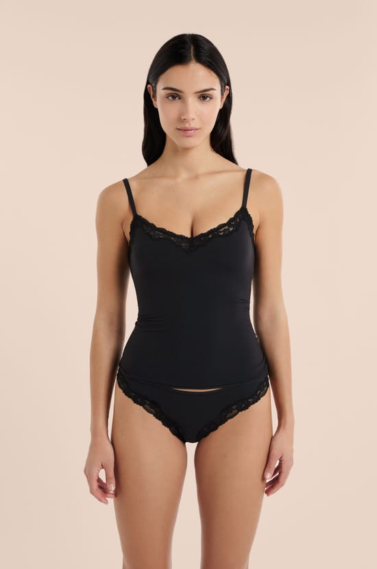 Caraco en microfibre et dentelle avec brassi&egrave;re int&eacute;gr&eacute;e et pads;${refinementColor}