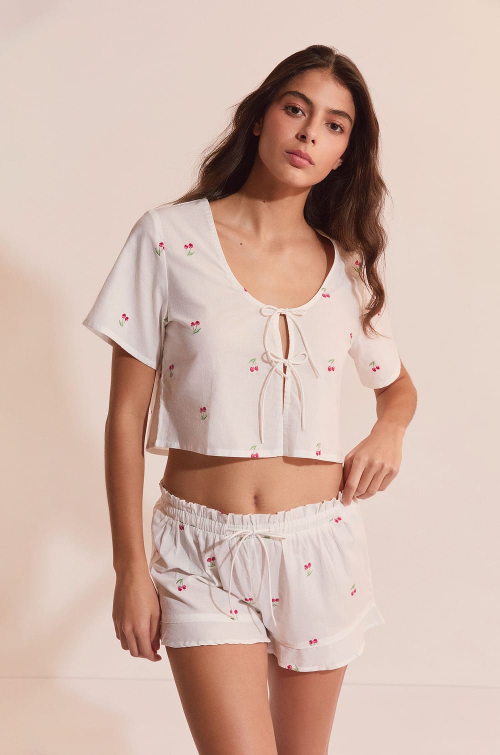 Top de pyjama en coton &agrave; motifs cerises;${refinementColor}
