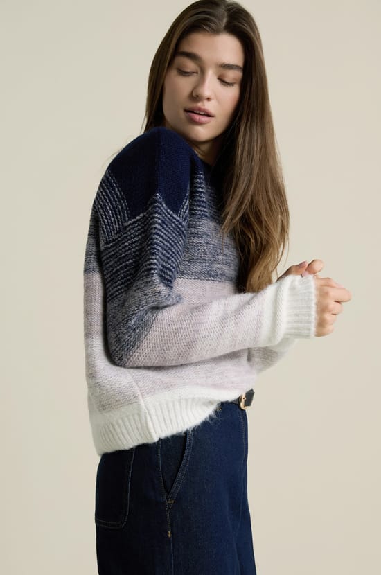 Long-sleeved Sweater;${refinementColor}