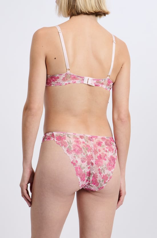 Culotte en dentelle;${refinementColor}