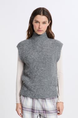 Sleeveless High-Neck Sweater;${refinementColor}