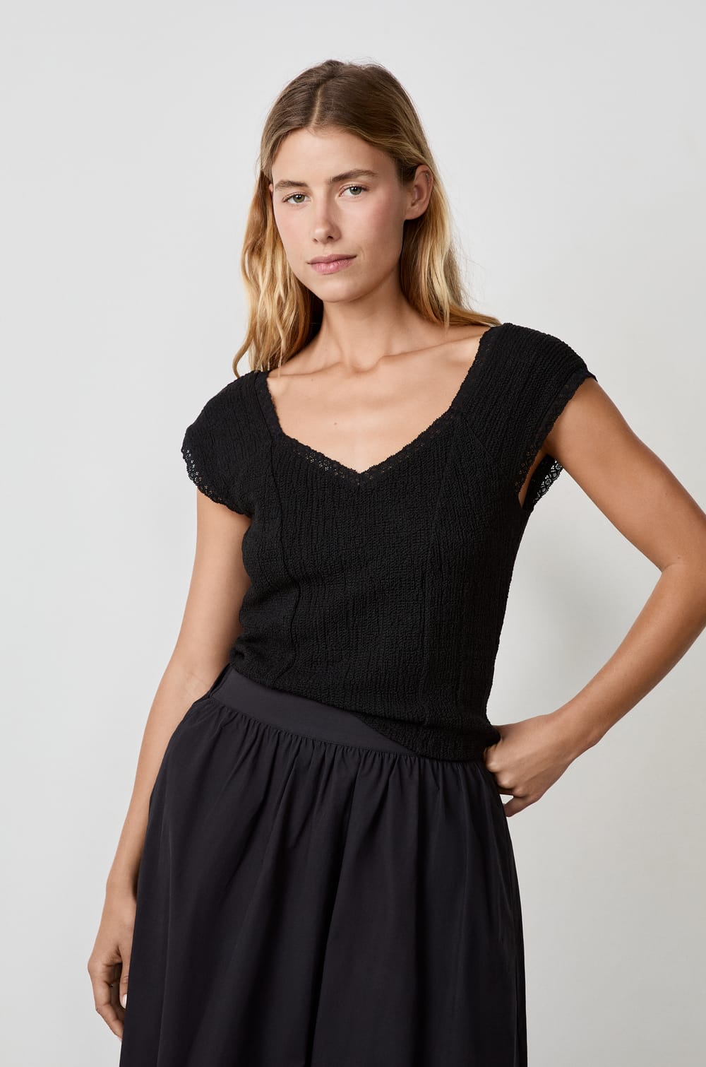 Short-Sleeved T-Shirt;${refinementColor}