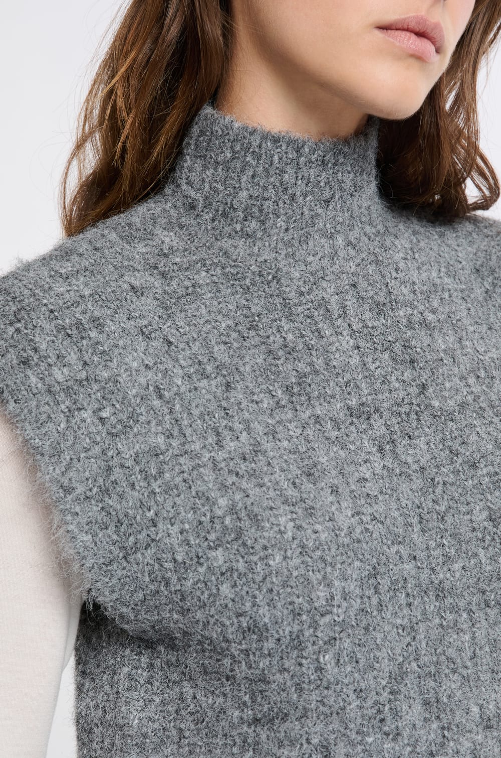 Pull sans manches col montant;${refinementColor}