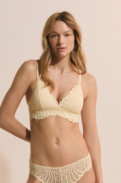 Soutien-gorge N.8 - Le triangle sans armatures en dentelle;${refinementColor}