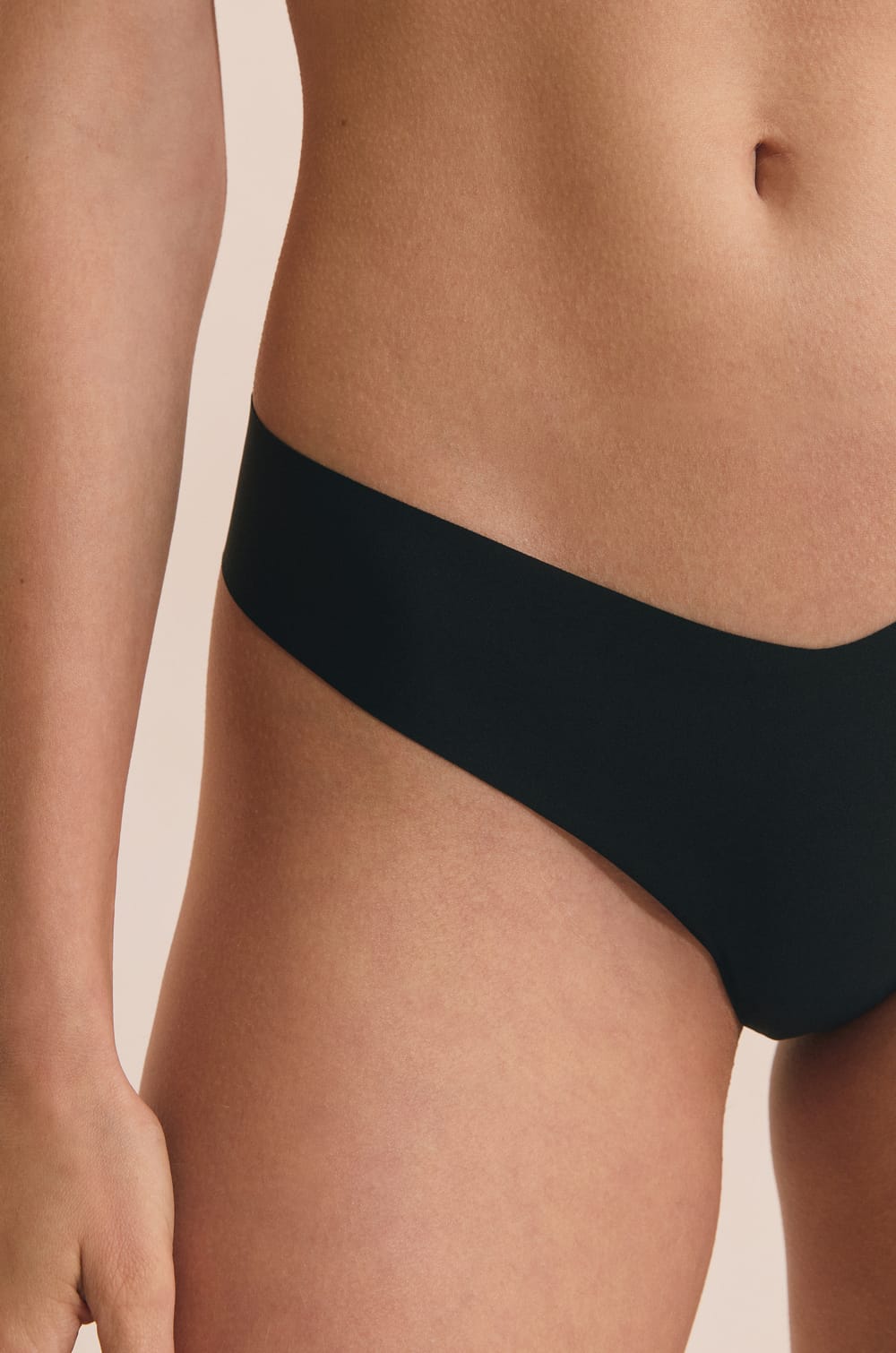 Tanga de microfibra;${refinementColor}