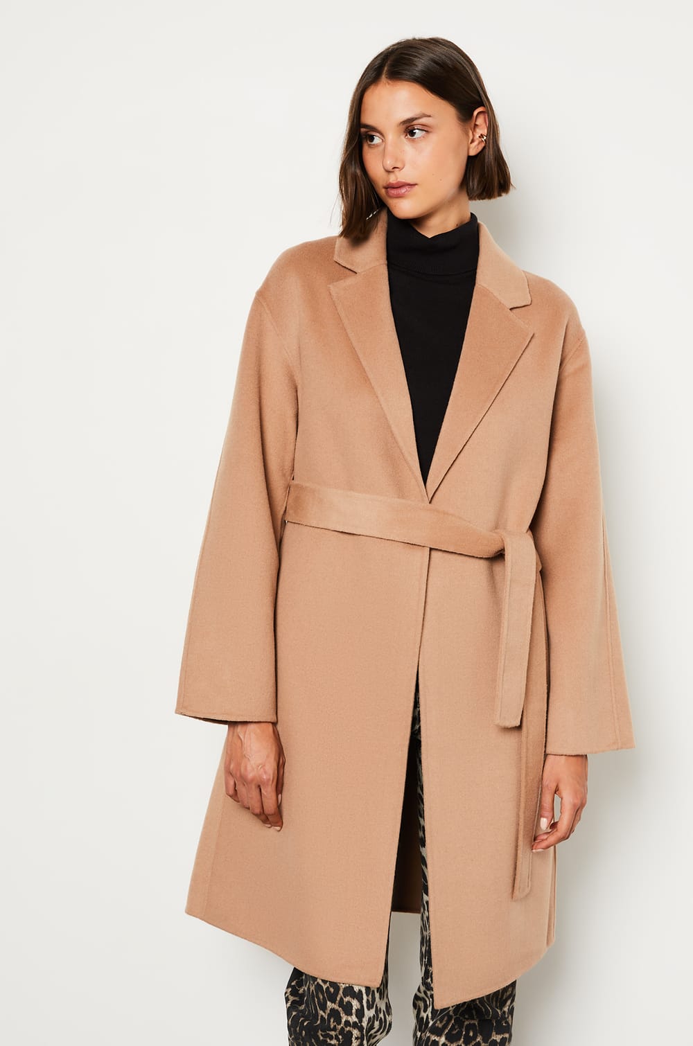 Manteau long ceinturé avec laine;${refinementColor}