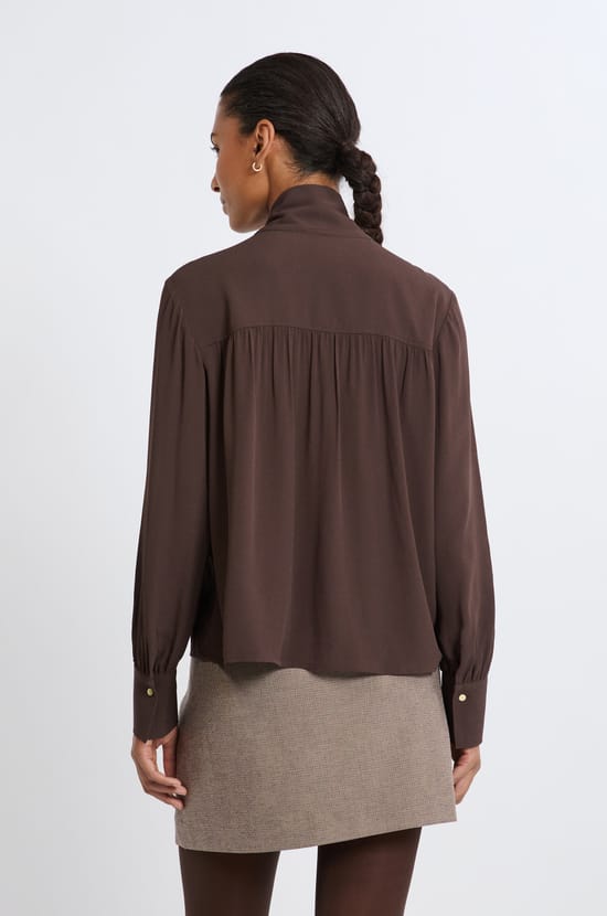 Blouse à nouer sur le devant;${refinementColor}