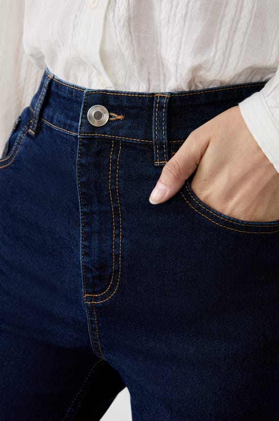 Jeans slim;${refinementColor}