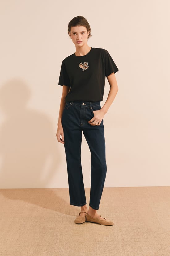 T-shirt manches courtes avec strass en forme de c&oelig;ur en coton;${refinementColor}