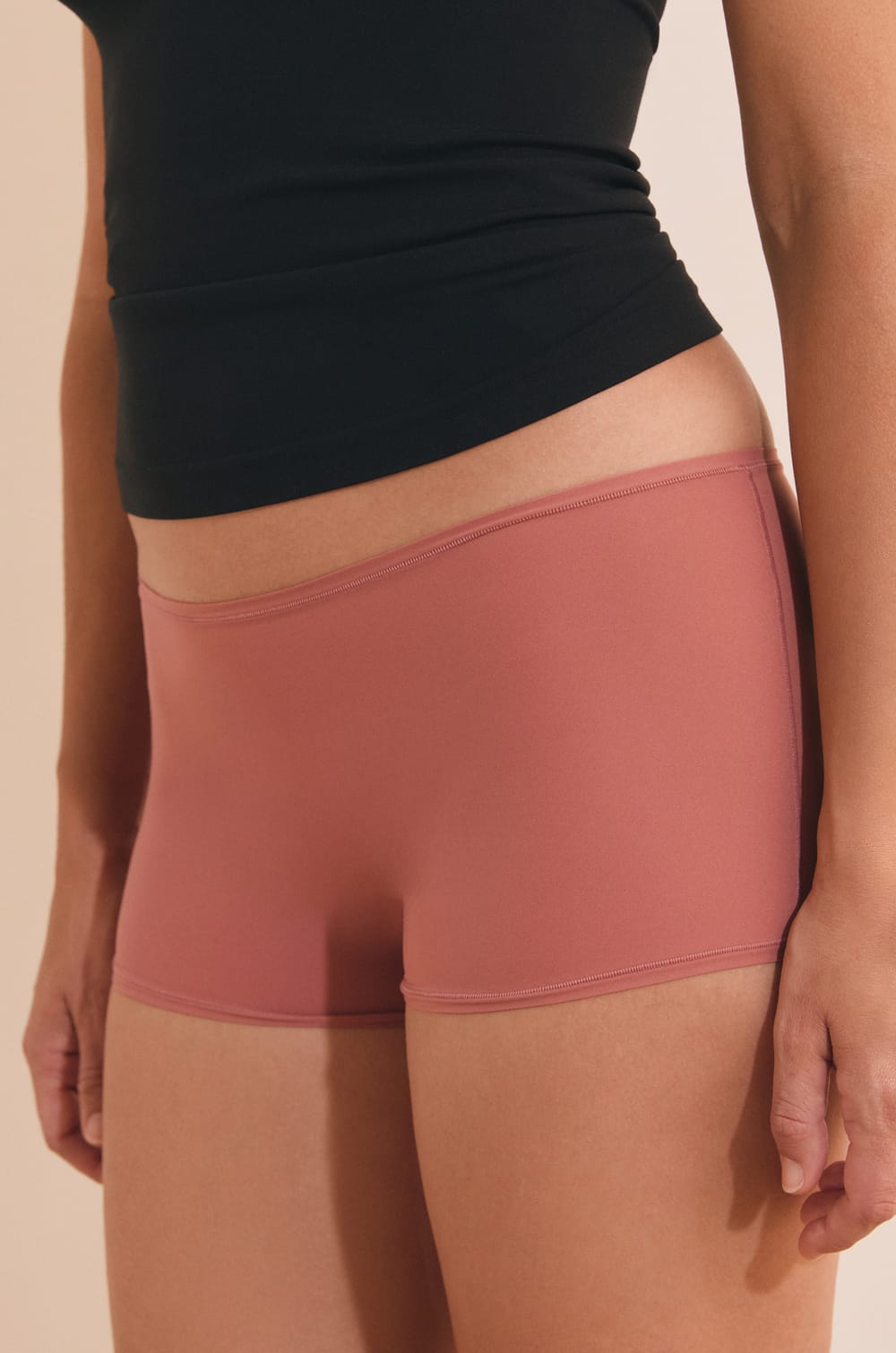Shorty en microfibre;${refinementColor}