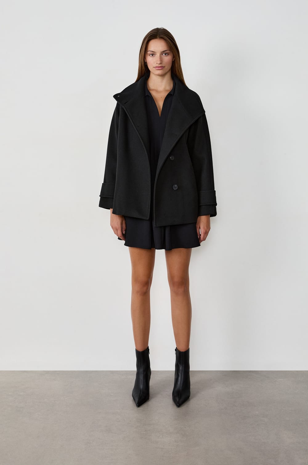 Manteau mi-long avec laine;${refinementColor}
