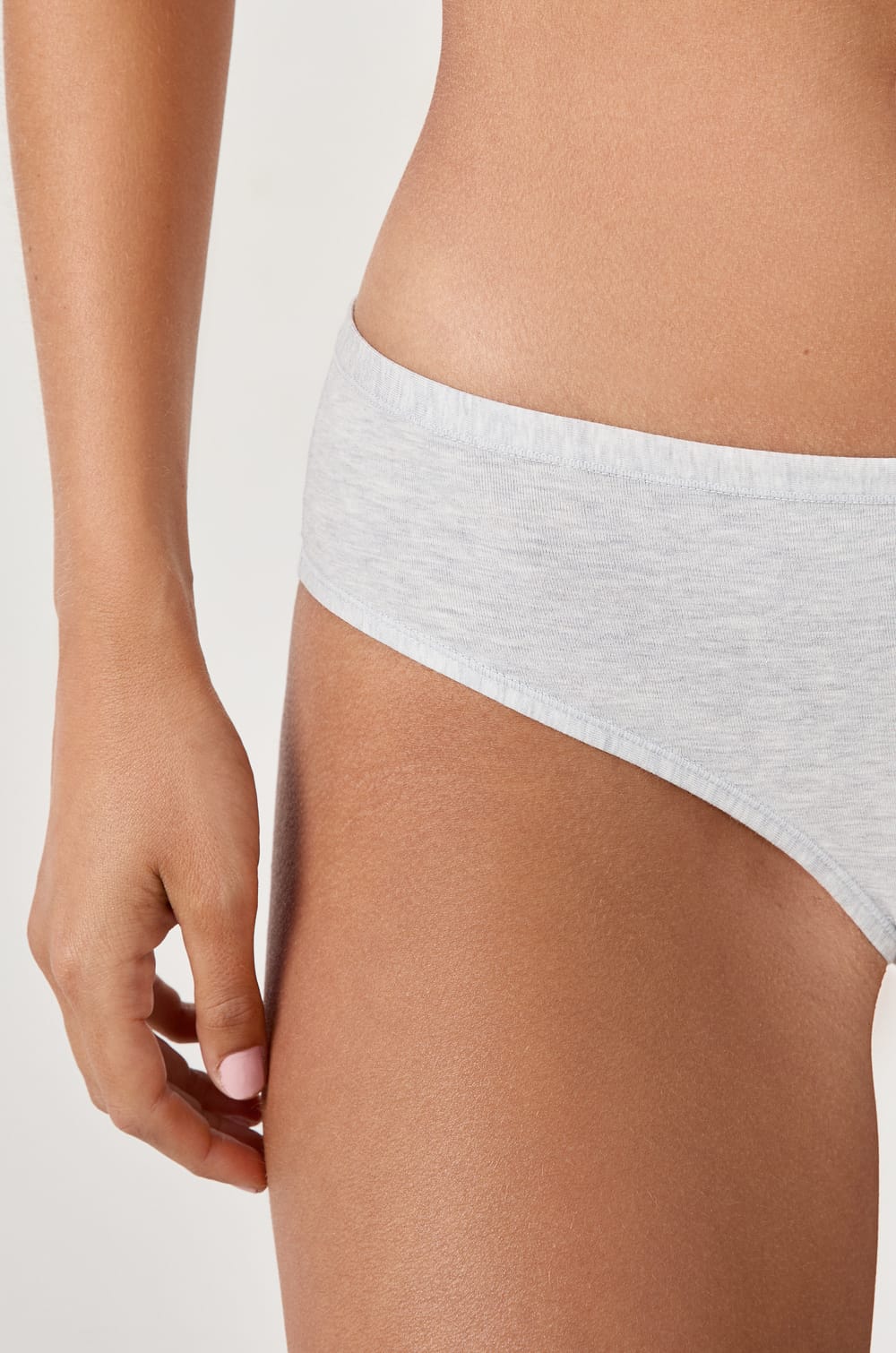 Braga brasile&ntilde;a de algod&oacute;n org&aacute;nico el&aacute;stico;${refinementColor}