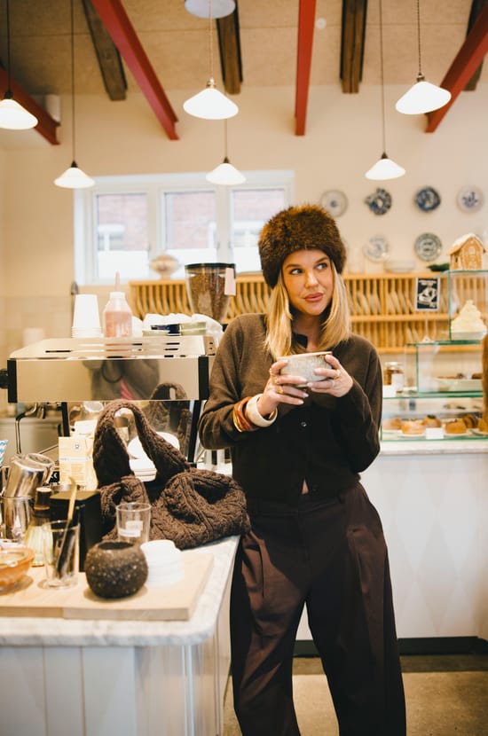 Look @audreyafs;${refinementColor}