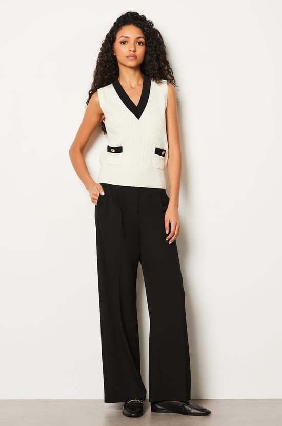 Pull col V sans manches;${refinementColor}