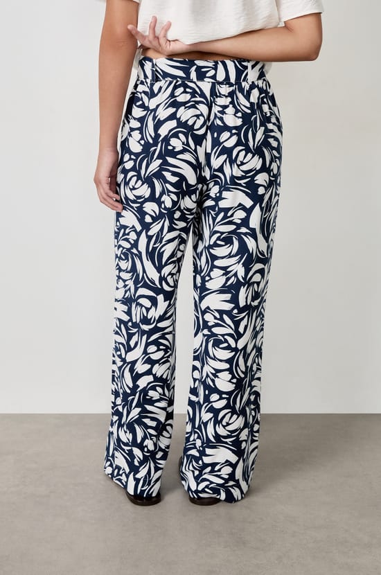 Printed fluid trousers;${refinementColor}