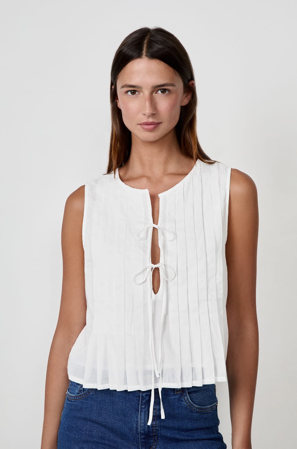 Top sans manches à nœuds;${refinementColor}