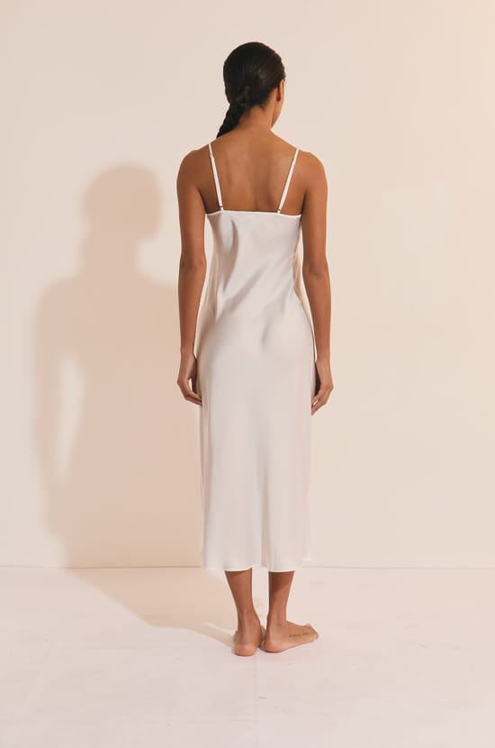 Nuisette longue satin&eacute;e;${refinementColor}