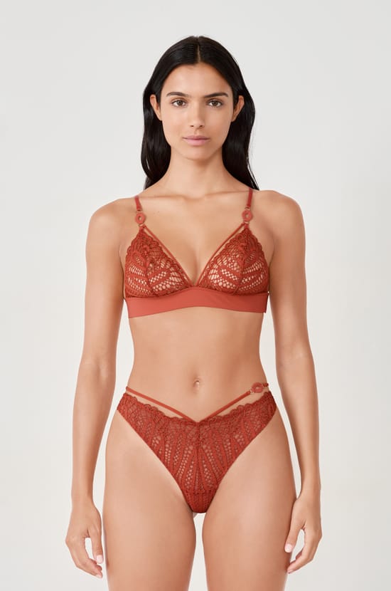 Soutien-gorge N.8 - Le triangle sans armatures;${refinementColor}
