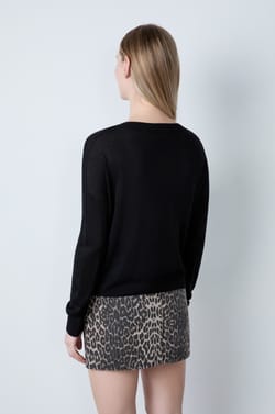 Round Neck Sweater;${refinementColor}