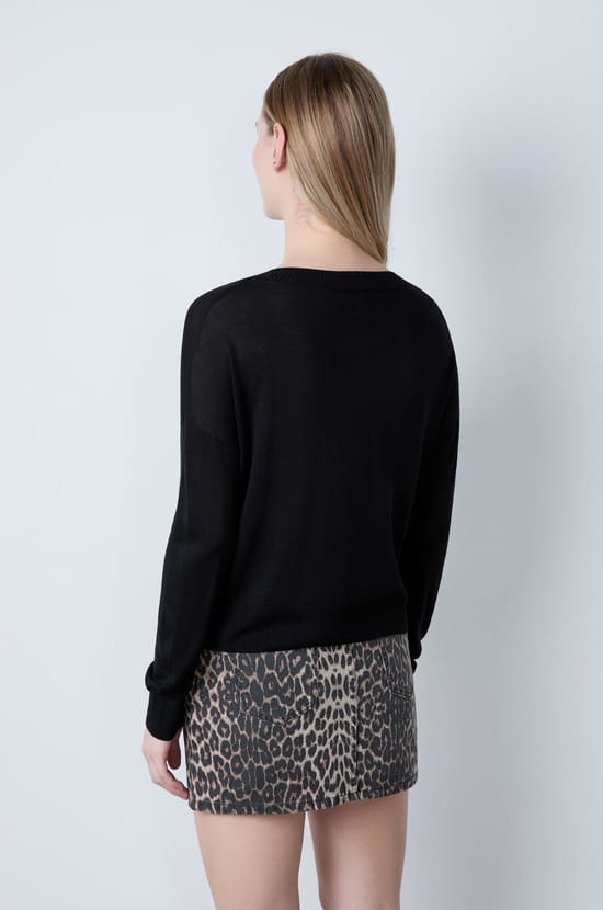 Round Neck Sweater;${refinementColor}