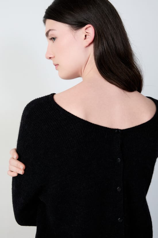 Gilet boutonné au dos;${refinementColor}