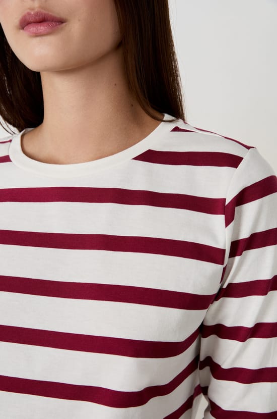 T-shirt manches longues à rayures;${refinementColor}