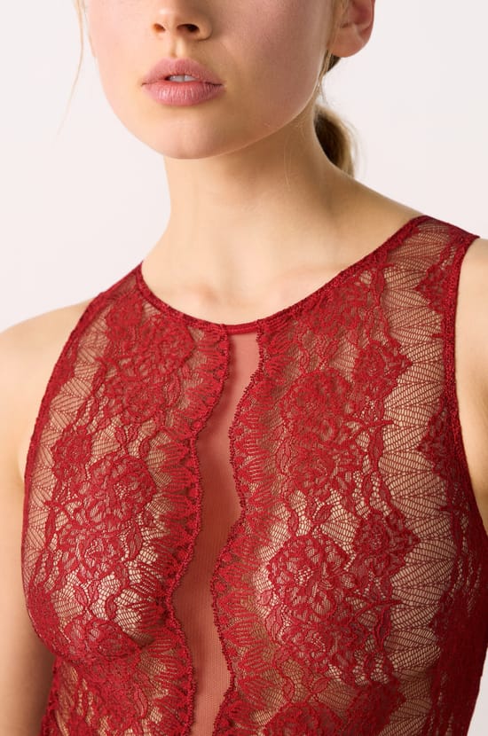 Lace Backless Bodysuit;${refinementColor}