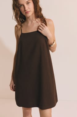 Robe courte avec lin;${refinementColor}