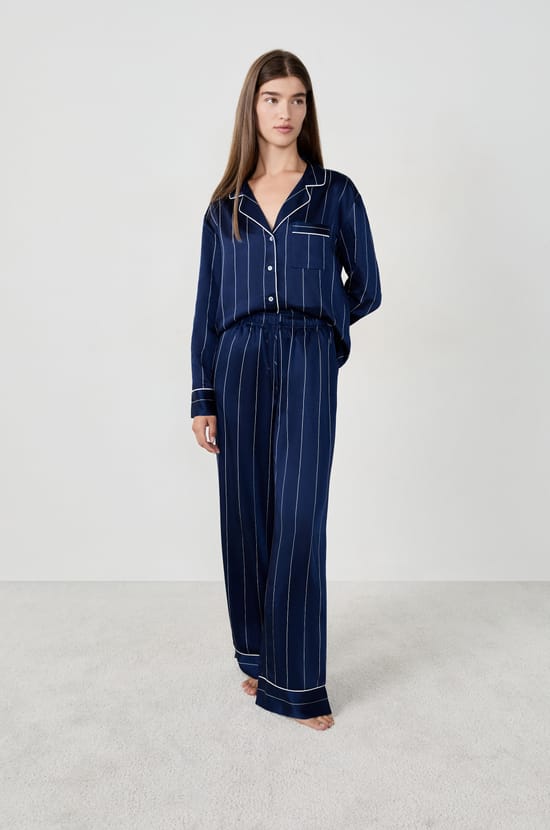 Pantalon de pyjama en satin &agrave; rayures;${refinementColor}