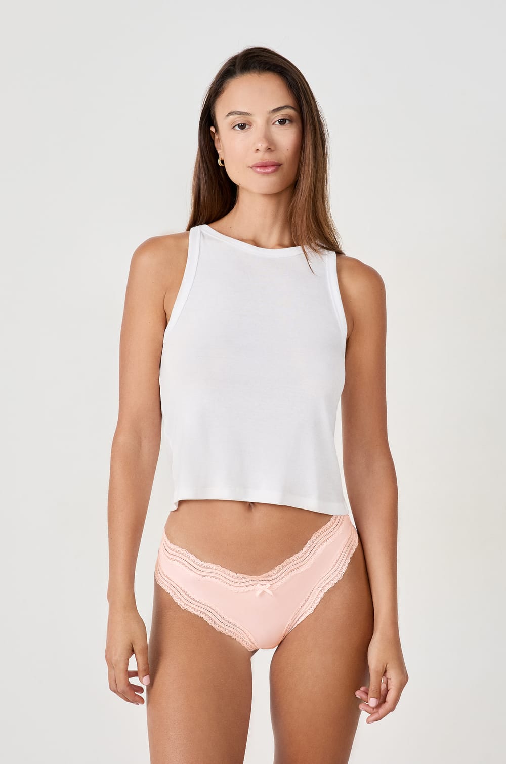 Tanga bords dentelle en microfibre;${refinementColor}