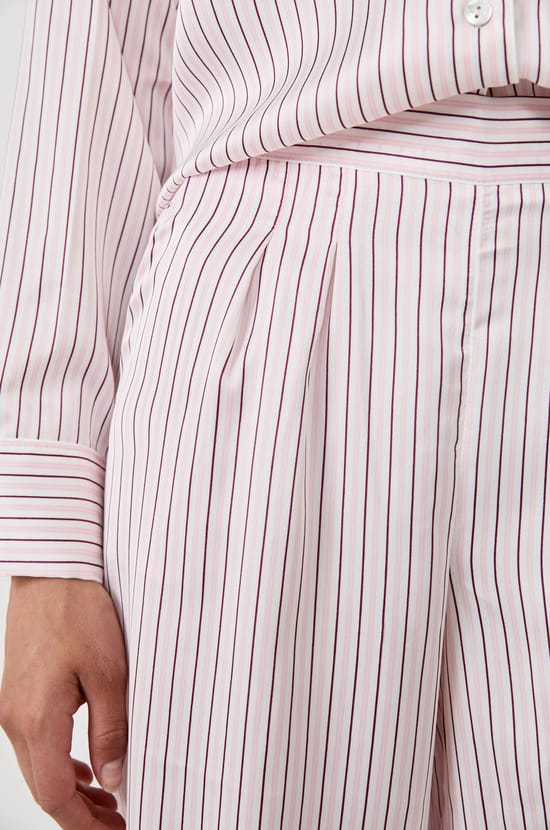 Pantalon de pyjama en satin à rayures;${refinementColor}